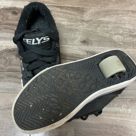 Black Heyles - Picture 3 of 5